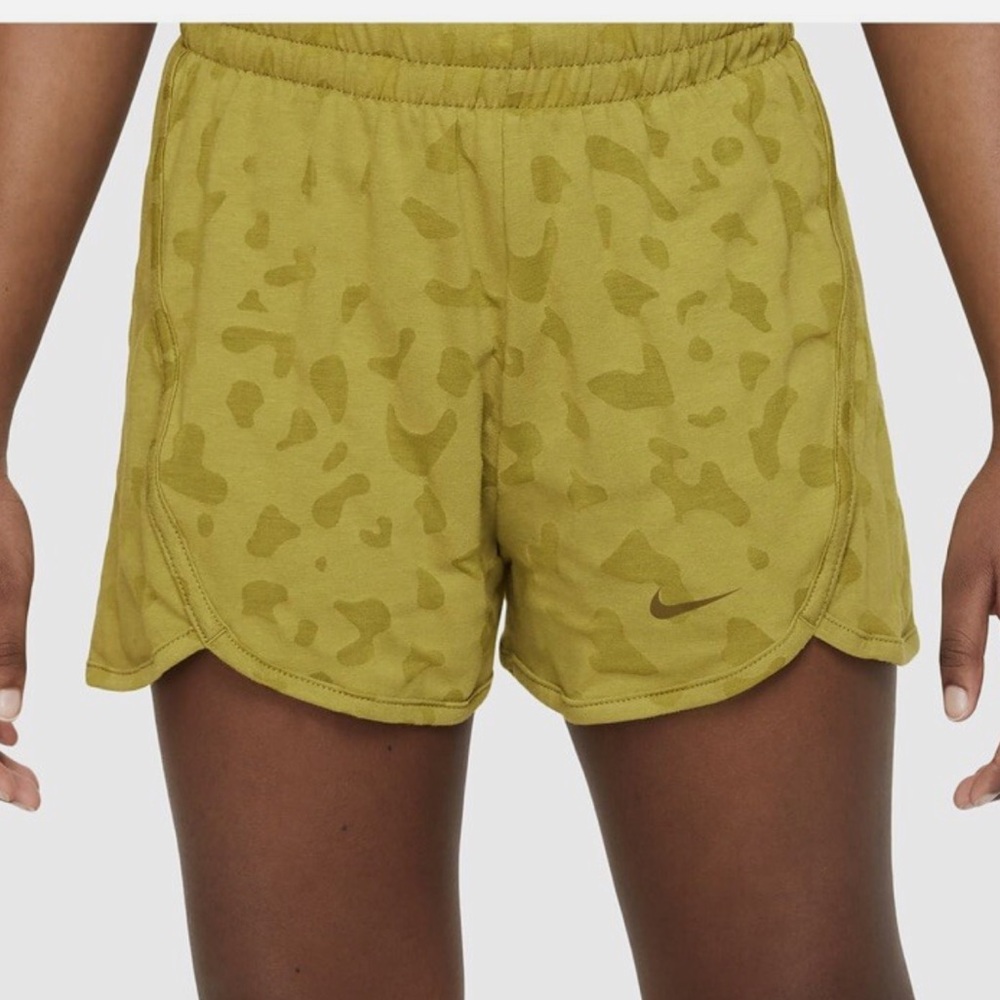 Nike Girls Dri Fit Breezy High Waisted Training Shorts‎ FB1095 390 NWT Size M